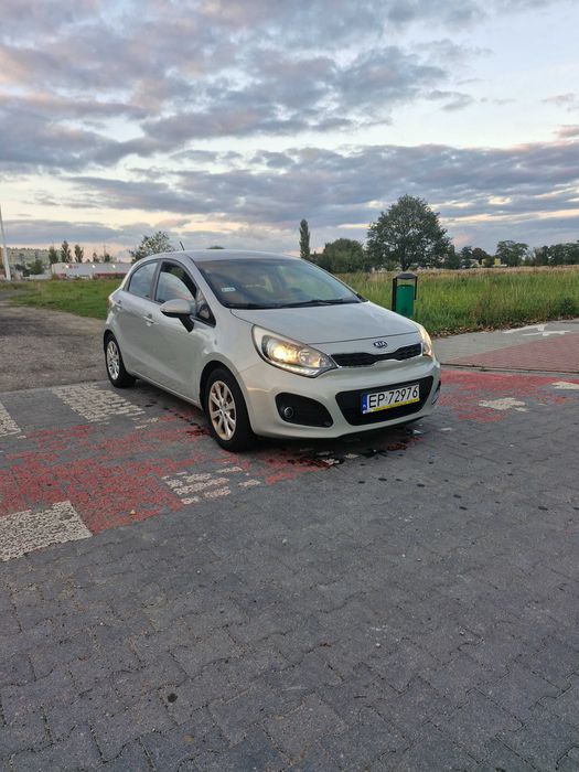 Sprzedam KIA RIO Niski Przebieg!!!