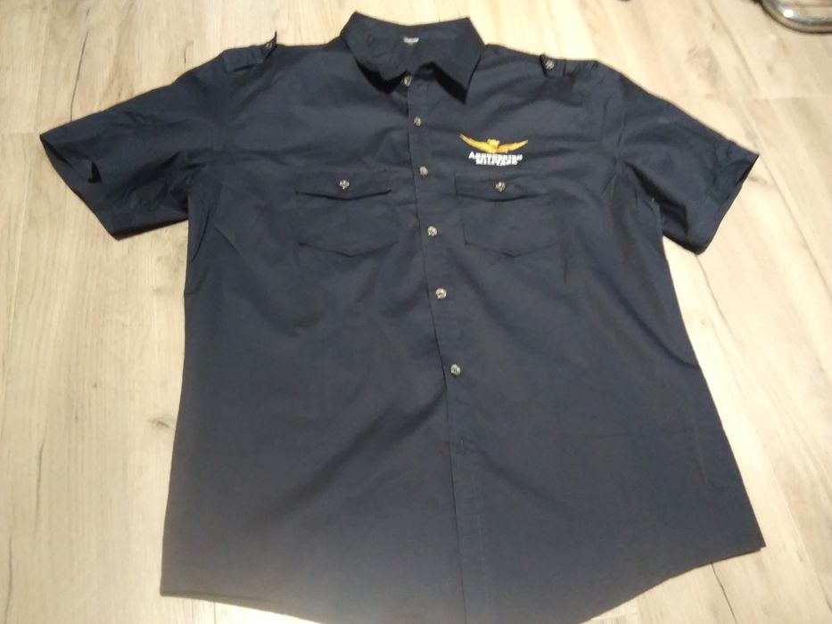 Koszula męska z naszywkami