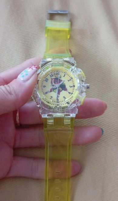 Świecący zegarek z postacią z psiego patrolu