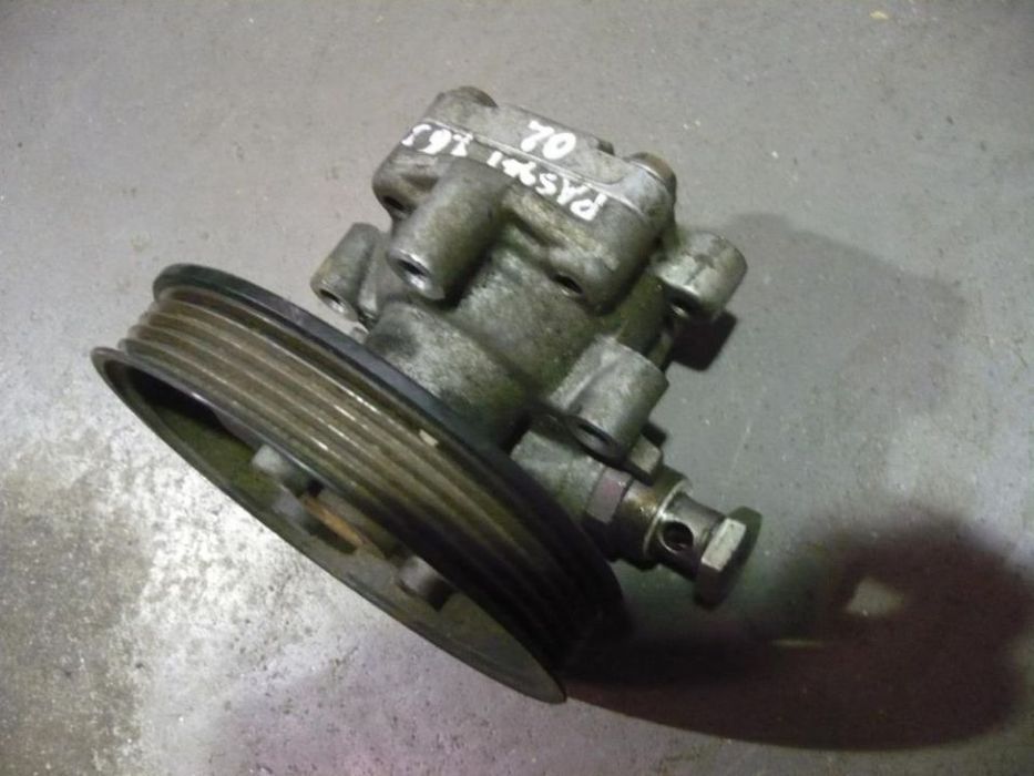 Bomba de direcao assistida - Vw Passat 1.6 i ( 2002 )