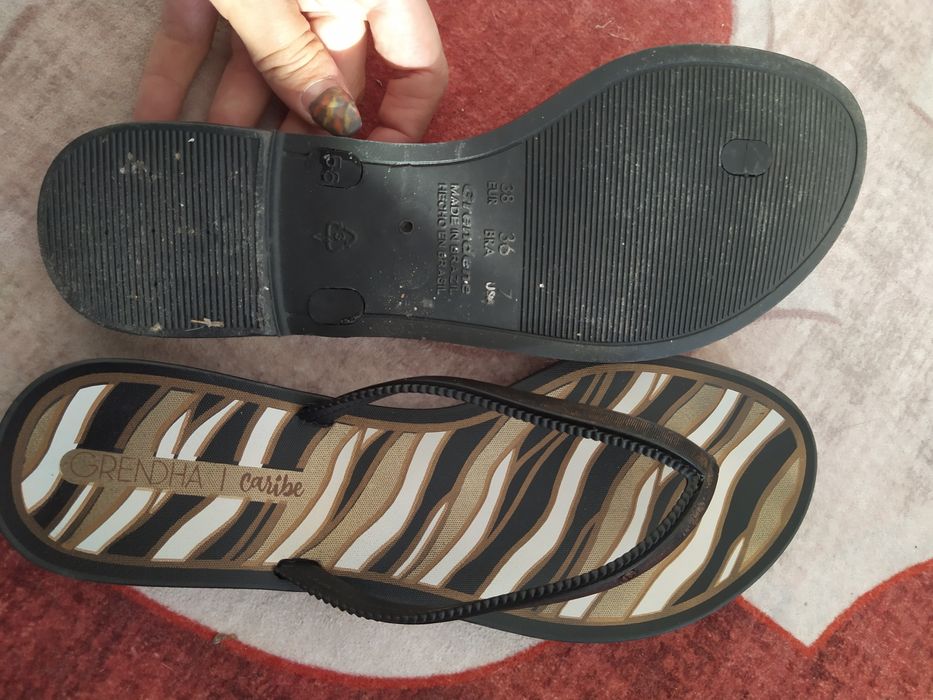 Sandálias e chinelos