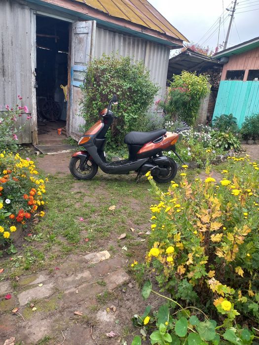 Скутер Suzuki Lets 1