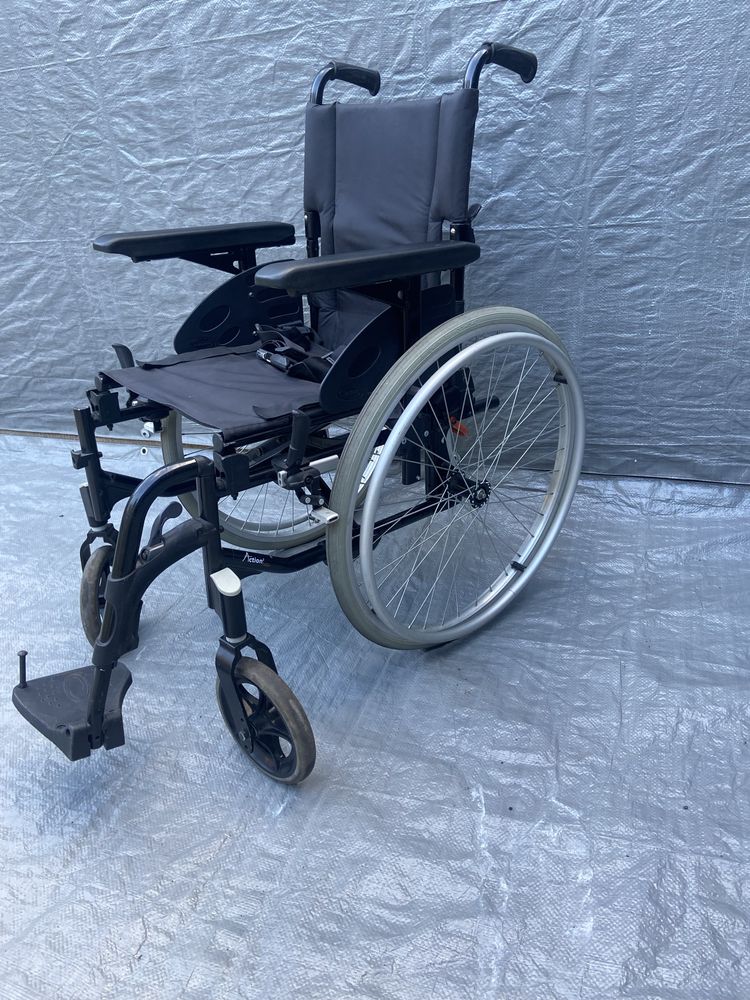 Wózek inwalidzki INVACARE ACTION 2
