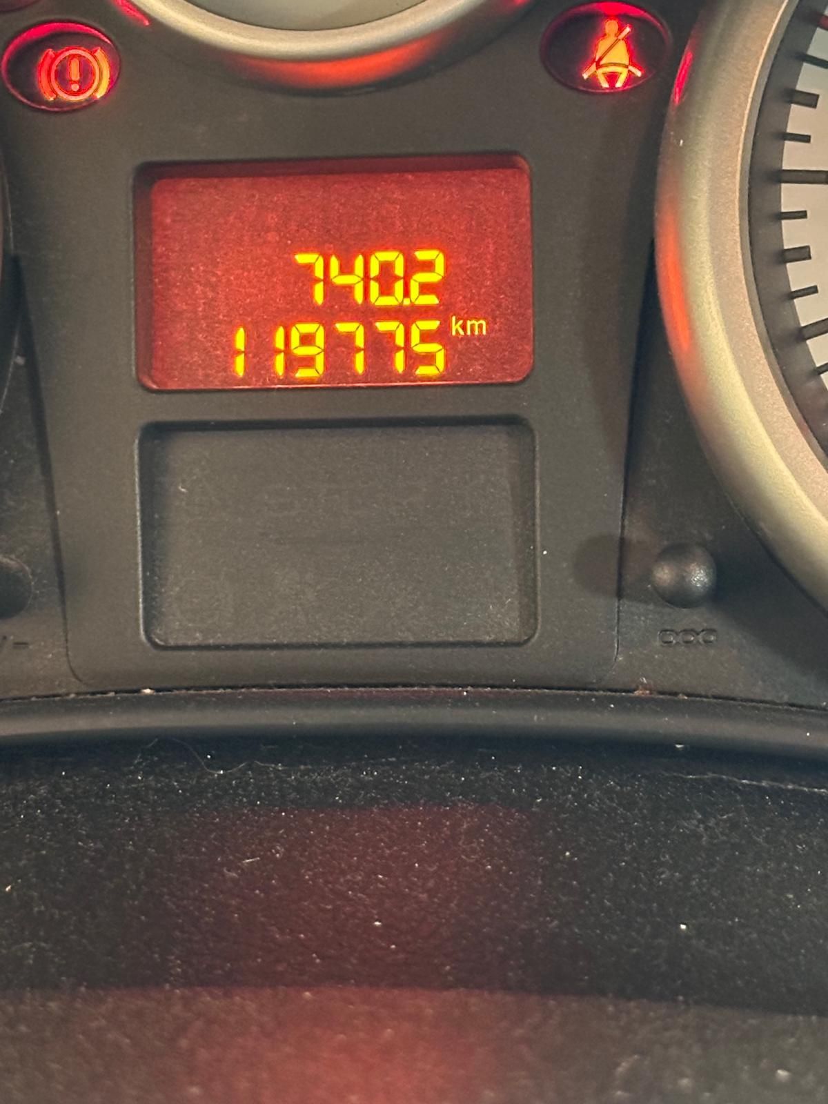 Vendo Peugeot 207,2008 a gasolina com 119.000 km