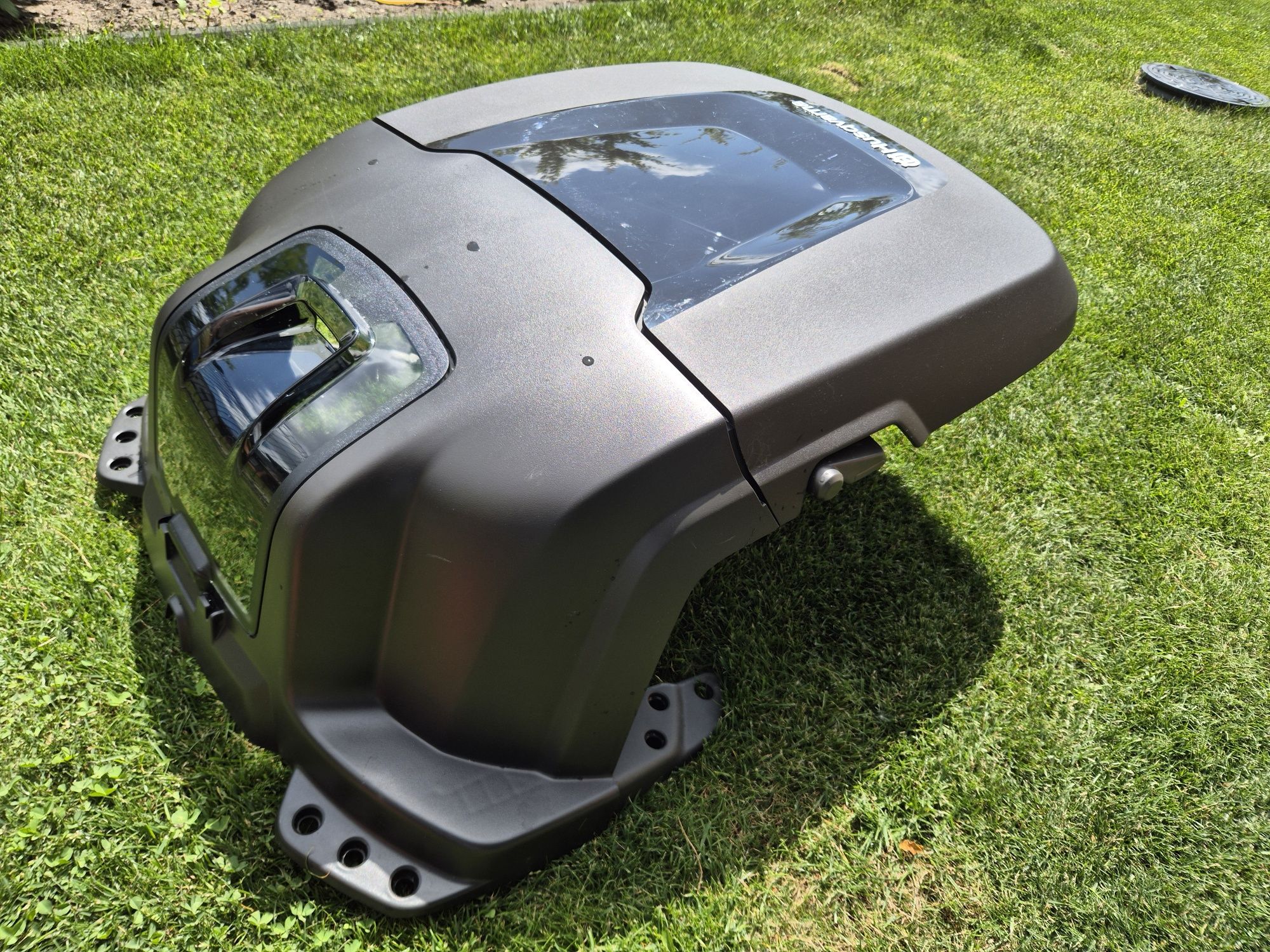 Domek, osłona stacji do kosiarek Automower Husqvarna 305,405X, 310