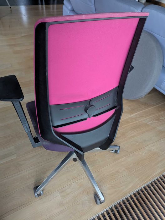 Krzesło biurowe na kółkach