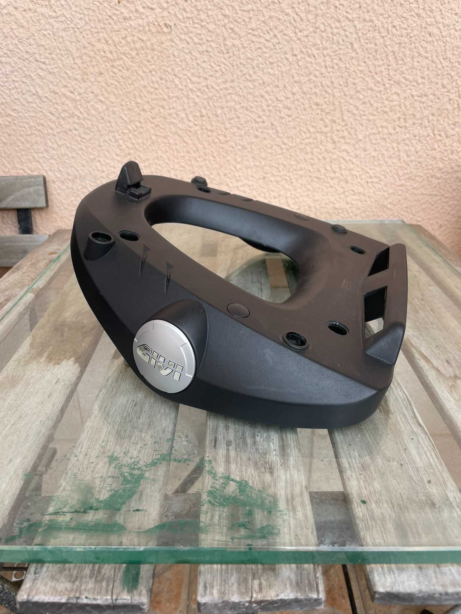 Top Case + Base GIVI