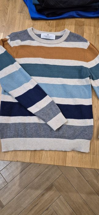 Sweter chłopięcy rozm. 122-128