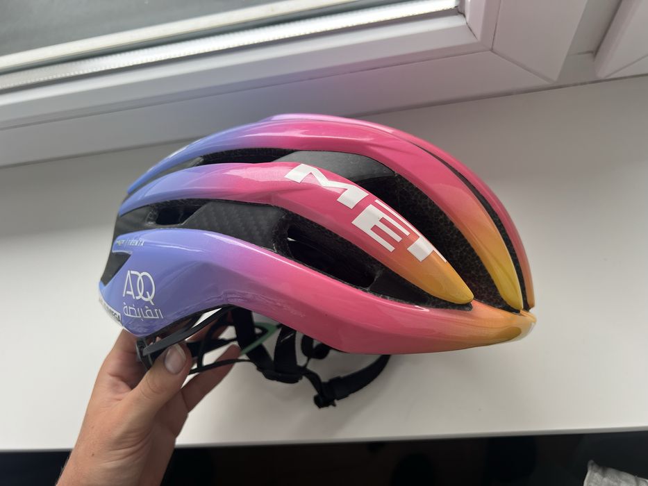 Kask kolarski rowerowy MET Trenta UAE