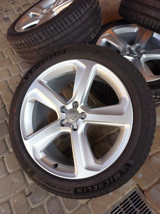 Диски Audi 8r0601025CJ