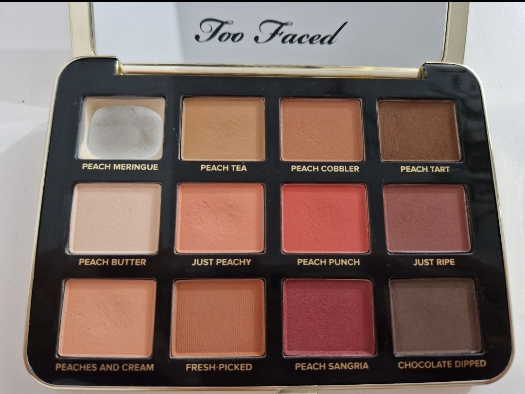 Too faced paletka Just peachy mattes