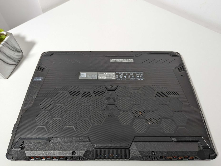 LAPTOP GAMINGOWY Asus TUF A15 RTX 3050 Ryzen 5 5600H 144 hz