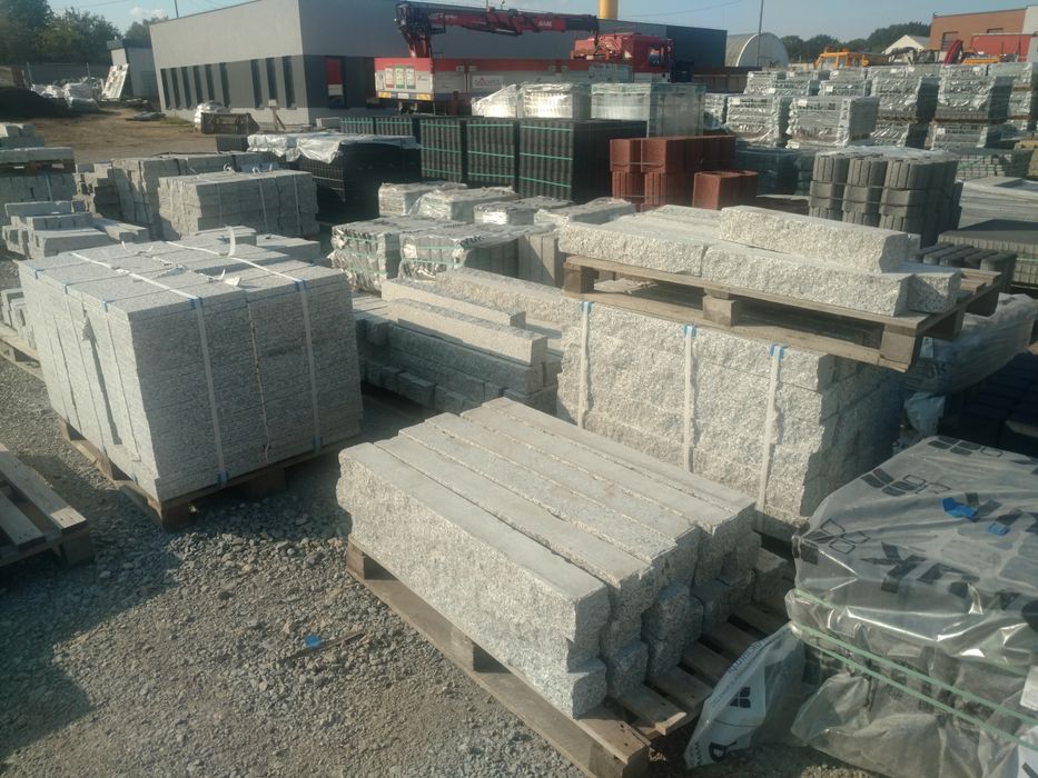 Palisada cięto-łupana 70cm kostka brukowa granitowa ziemia podmurówka