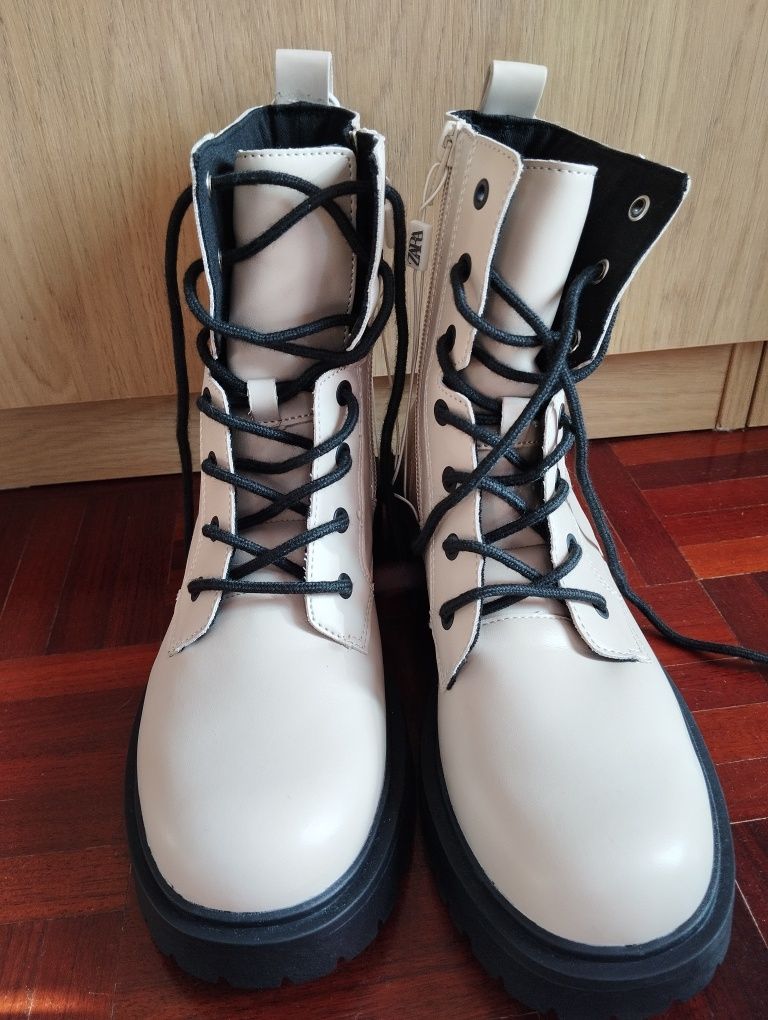 Botas brancas menina Zara novas com etiqueta T36