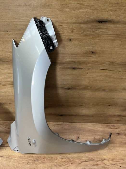 Błotnik przedni lewy prawy Toyota Rav4