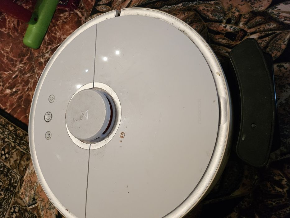 Робот пилосос бу робить