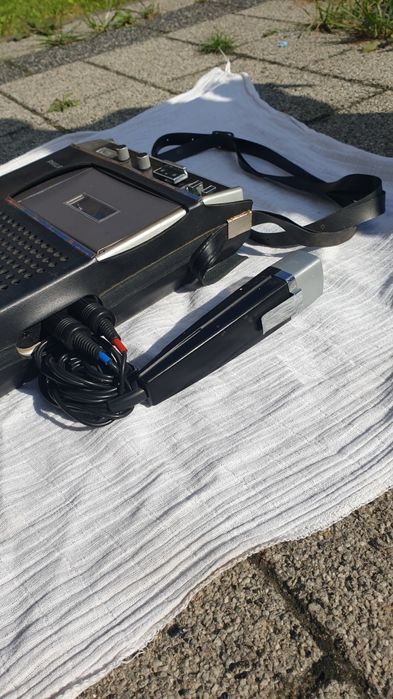 Philips magnetofon kasetowy vintage z mikrofonem – kolekcjonerski