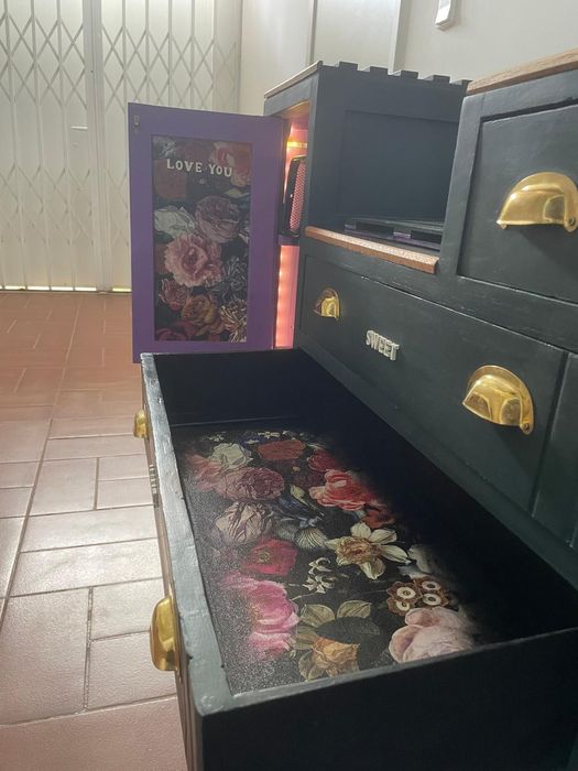 Móvel de Entrada Restaurado – Peça Única