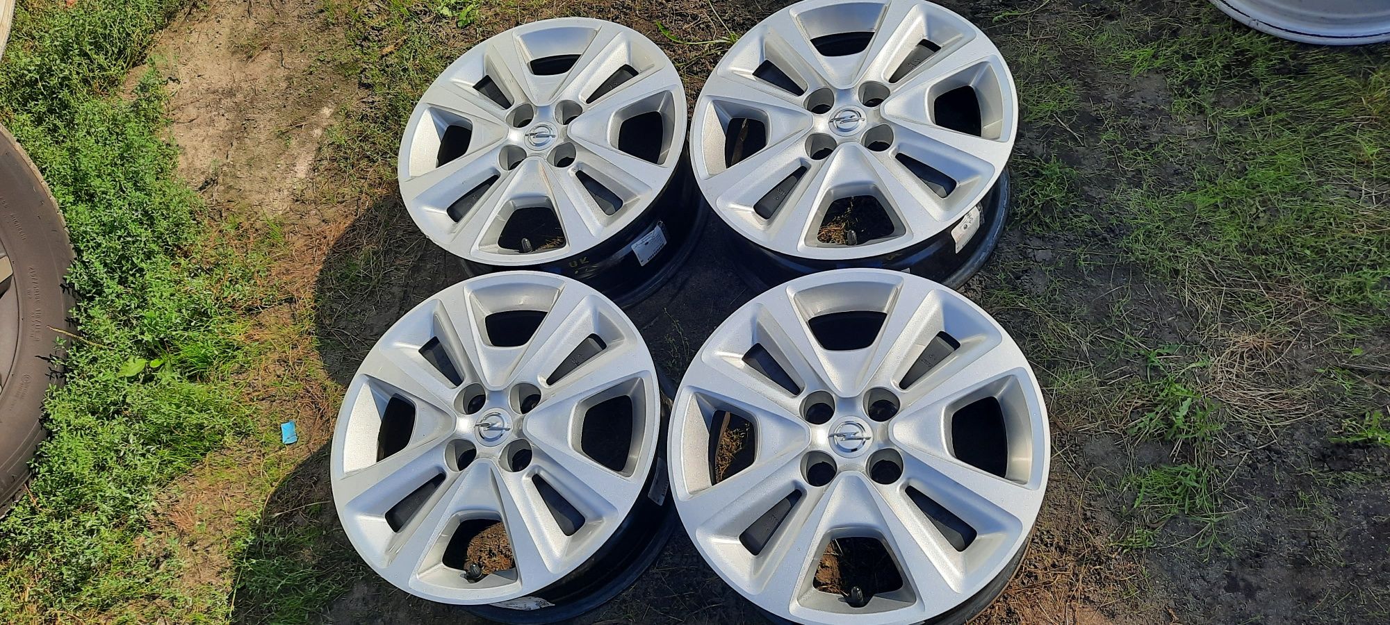 Felgi 15" Opel 4x100 oryginalne zestaw kołpaki czujnki+Gratis