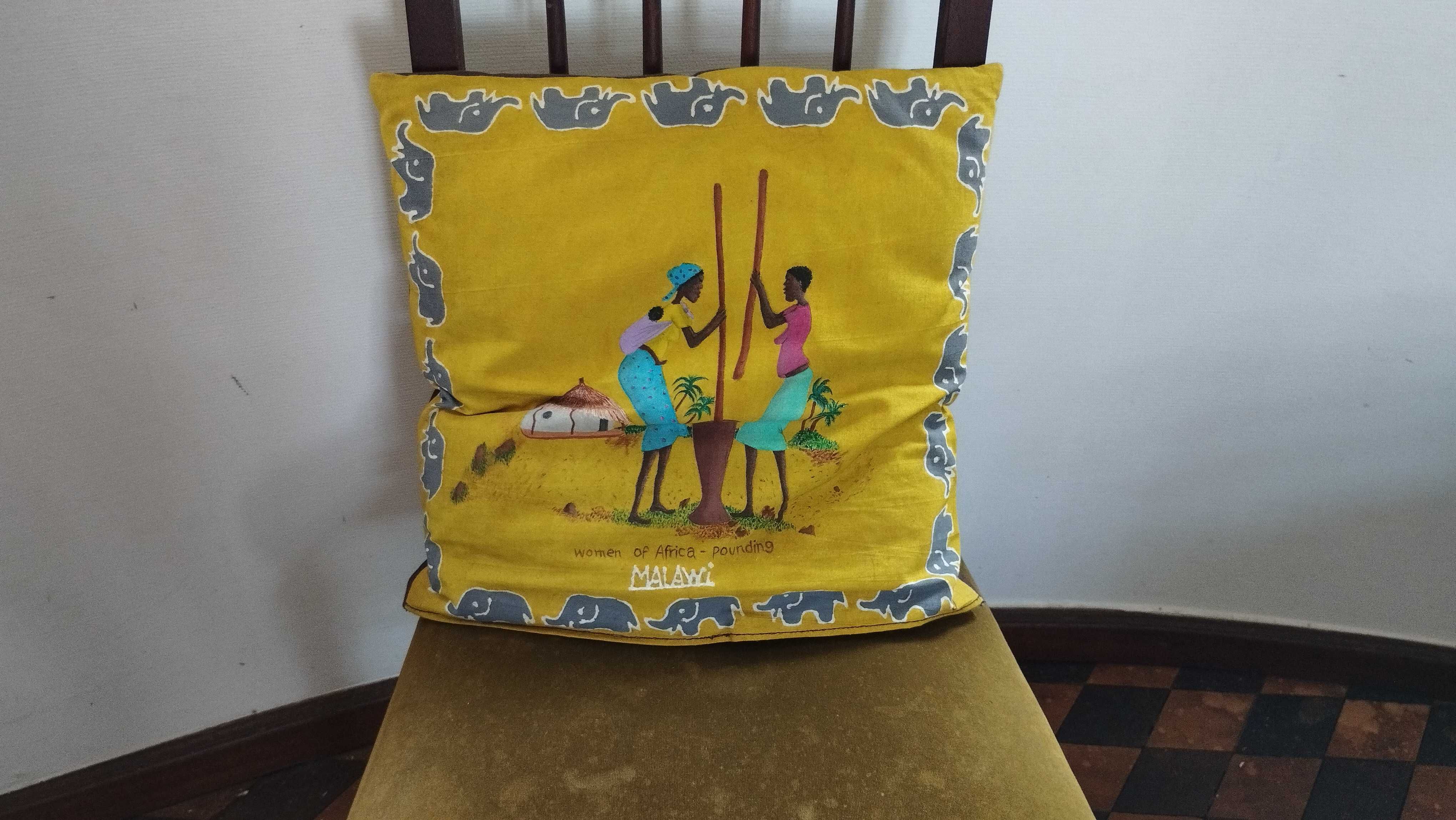 Vendo Almofada com Arte Original Pintada à Mão – Malawi