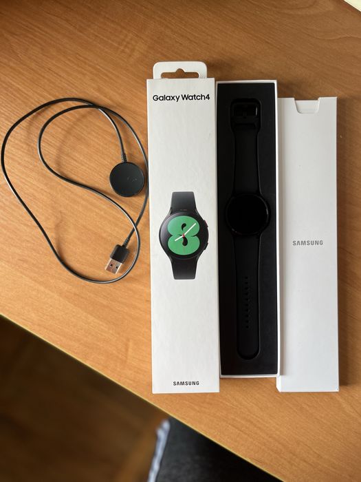 Смарт -годинник Samsung Galaxy Watch 4