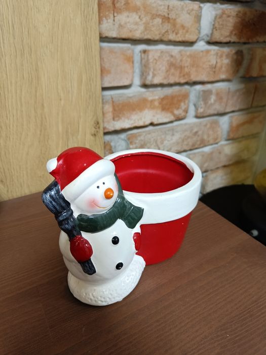 Świąteczna doniczka z bałwankiem