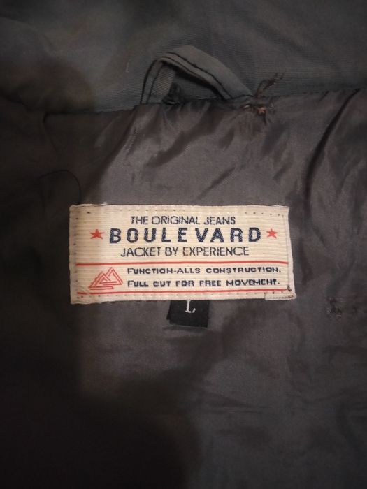 Мужскую куртка. Размер L.