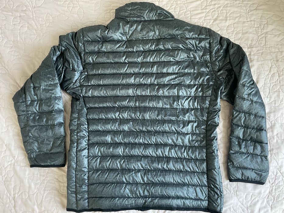 Легкий пуховик Uniqlo