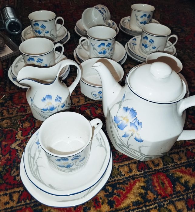 Костяной фарфор на 8 персон, Роял Долтон