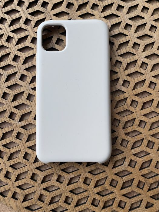 Etui iphone 11 niezniszczone