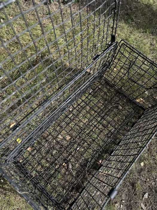 Metalowa klatka do przewożenia drobiu