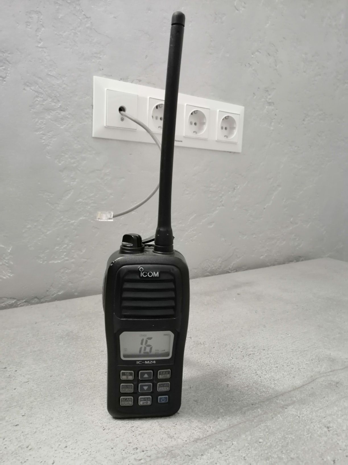 Продам рацию Icom ic-M24