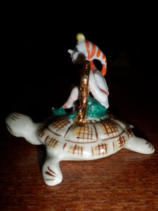 фарфоровая статуэтка Буратино на черепахе,СССР Киев