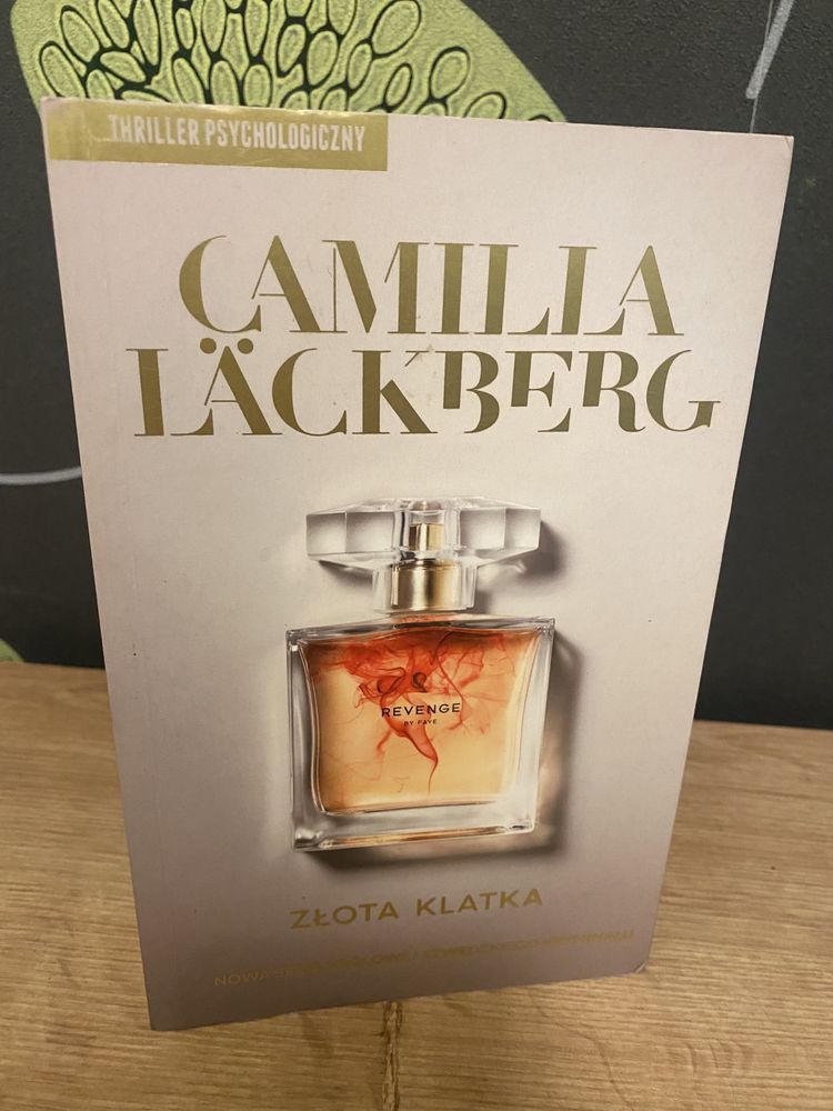 Camilla Lackberg -Złota klatka