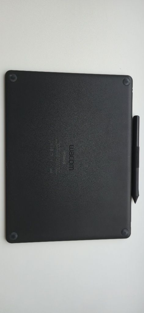 Графический планшет Wacom Intuos M Bluetooth Black (CTL-6100WLK-N)