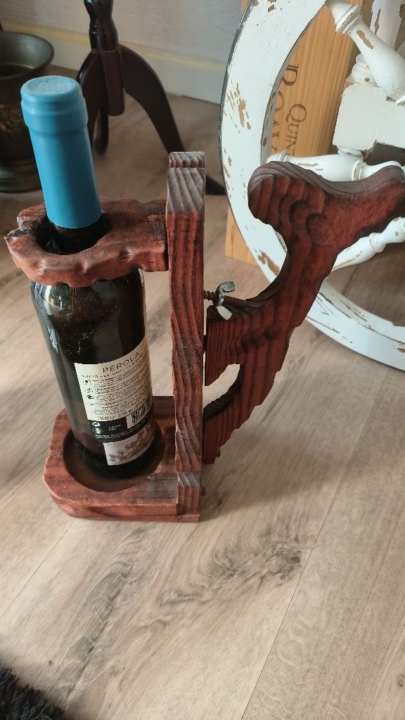 Porta garrafas em madeira antigo