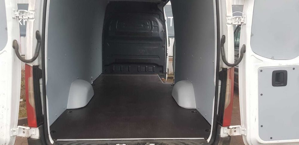 Mercedes Sprinter L3H2  Zabudowa paki busa z lekkiego tworzywa PCV