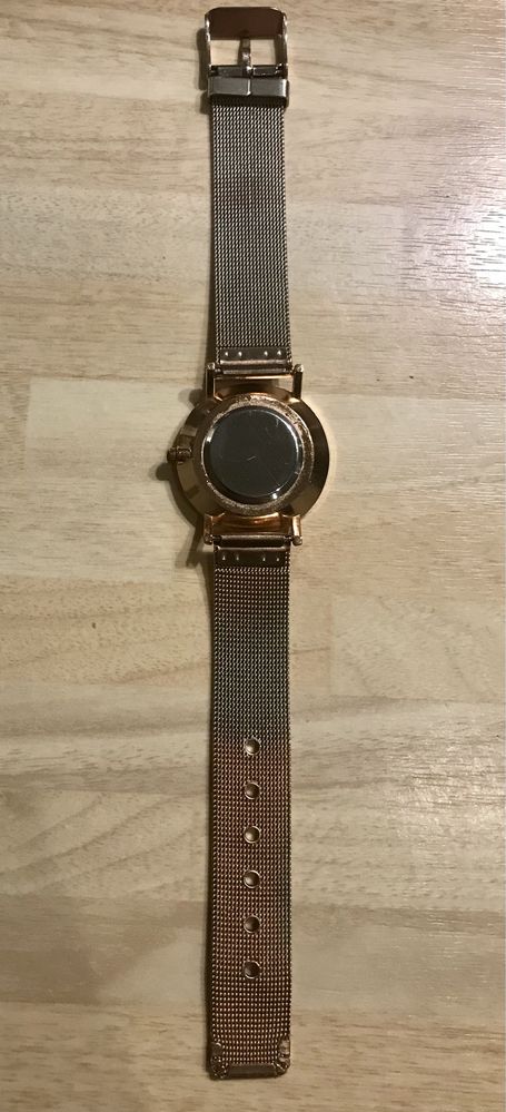 Damski zegarek z metalowym paskiem
