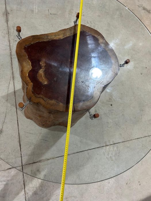 Mesa única em tronco de madeira - Rara