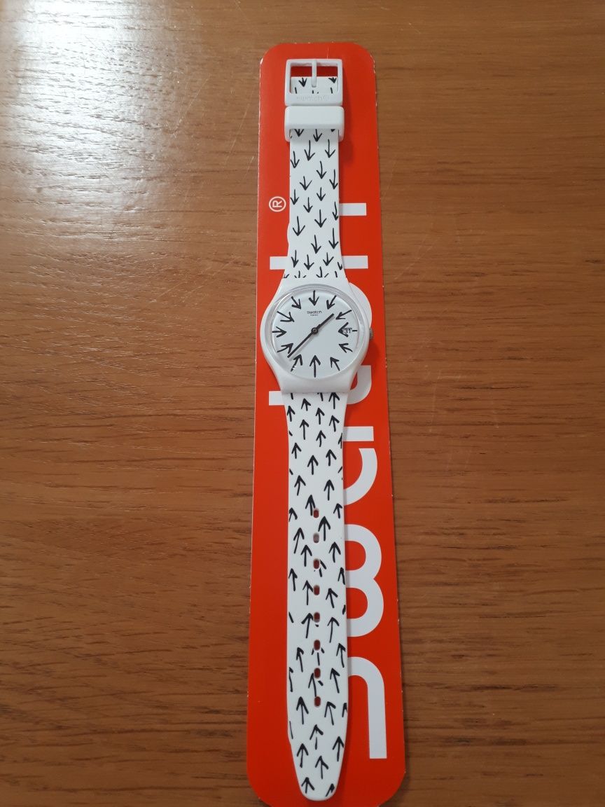 Zegarek Swatch GW409 FRECHIA biało-czarny