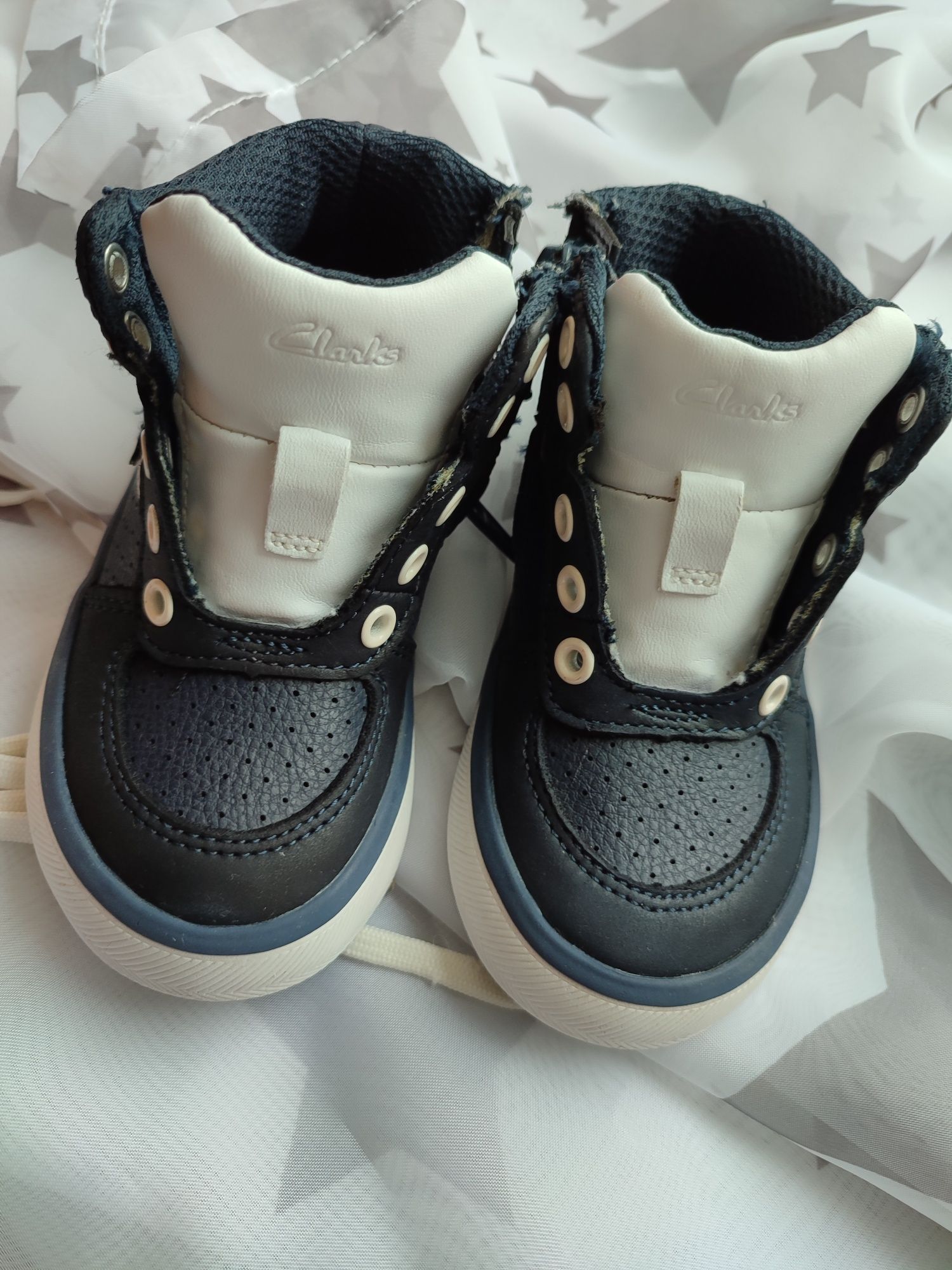 Botki półbuty buciki trampki demisezon skórzane Clarks kolor
