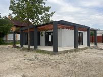 Будинок з опаленням в стилі High Тech ділянка 10сот