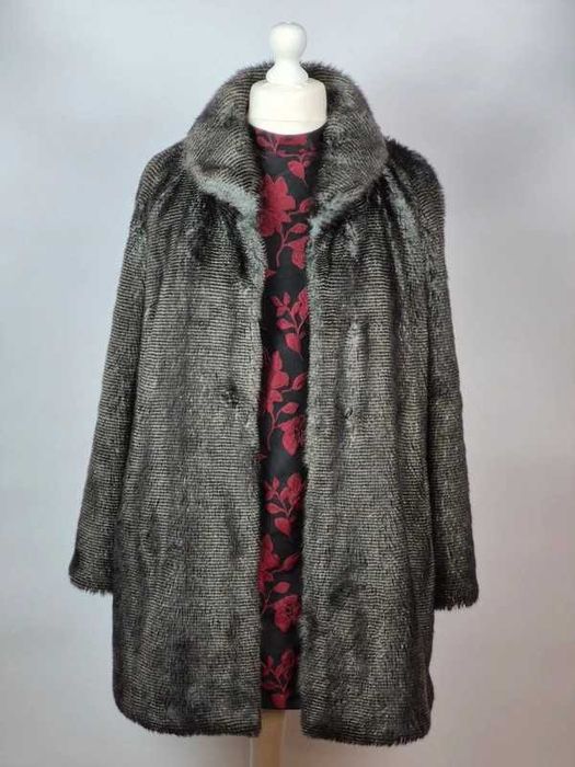 Futerko sztuczne Pied a Terre 40 42 L XL elegancka narzutka płaszcz