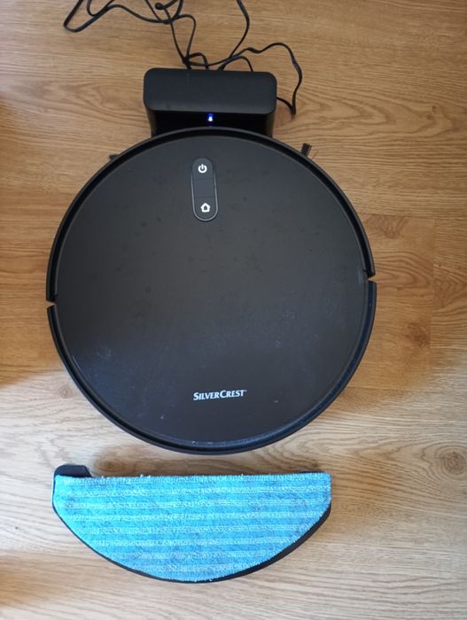 Aspirador robot lava e aspira