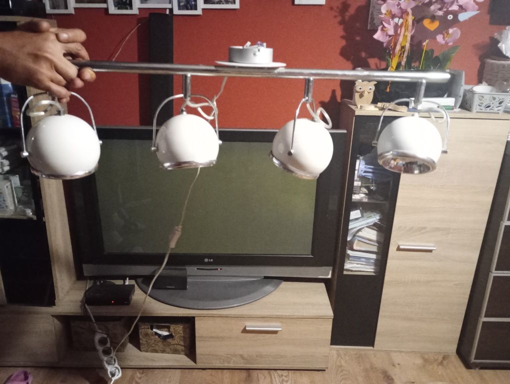 Lampa sufitowa na listwie