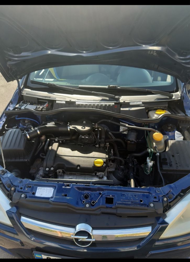 Opel corsa c 2004 рік