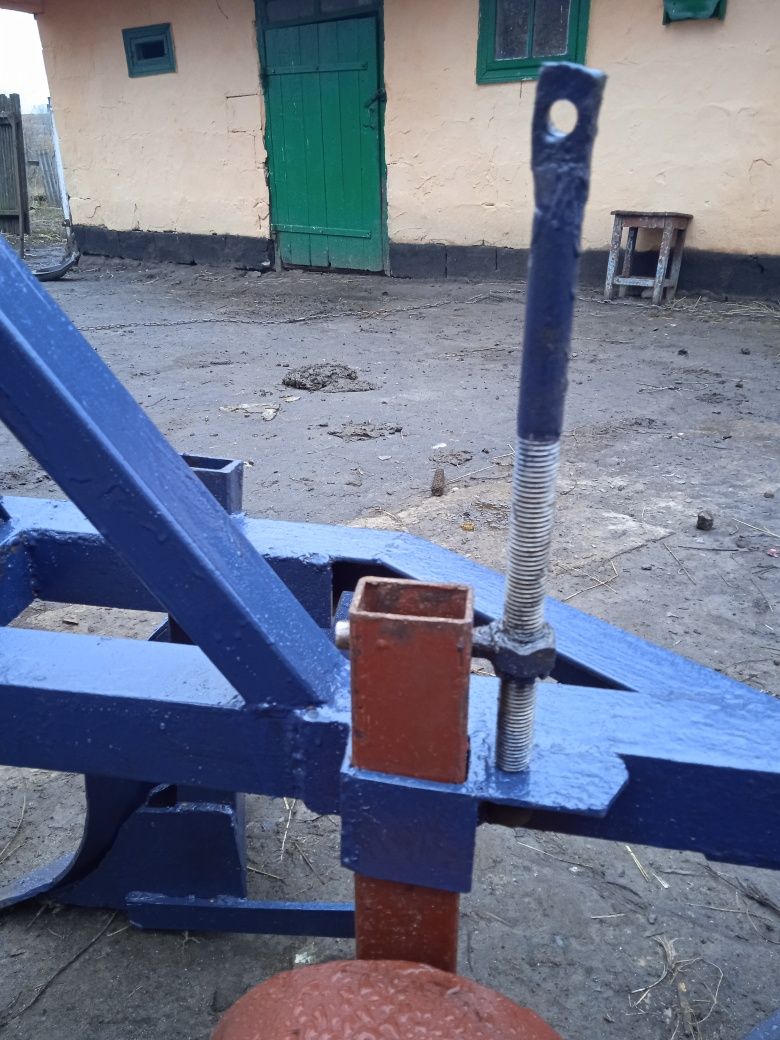 Плуг на Т-25 або Китайця