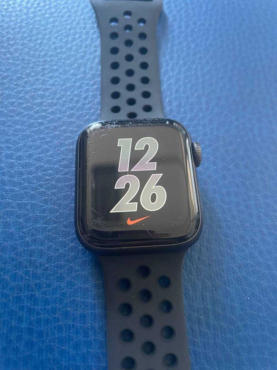 Apple Watch Series 6 NIKE GPS M02K3 A2291 40 mm Space Gray