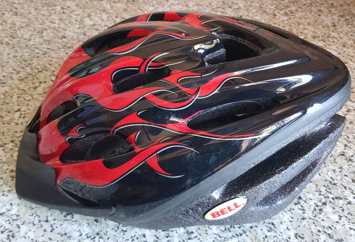 Capacete de ciclismo BELL