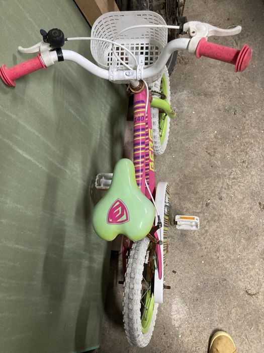 bicicleta de criança em bom estado de funcionamento